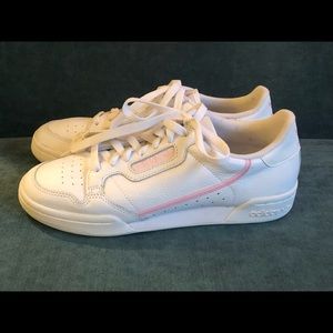 Men’s Adidas retro 90’s style sneakers. Size 9